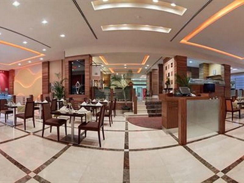 Hilton Garden Inn Riyadh Olaya Eksteriør billede